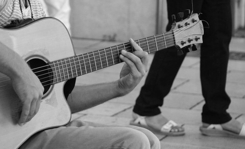 guitar-445387_1920-790x480