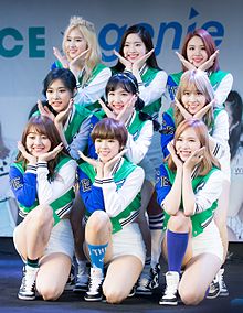 160507_Twice_guerrilla_concert