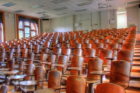 lecture-hall-347316_640