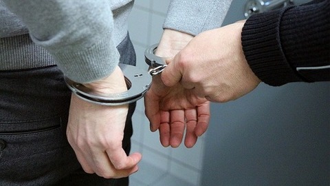 handcuffs-2102488_640