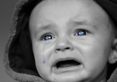 crying-baby-2708380_640