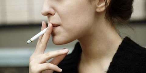 women-tobacco