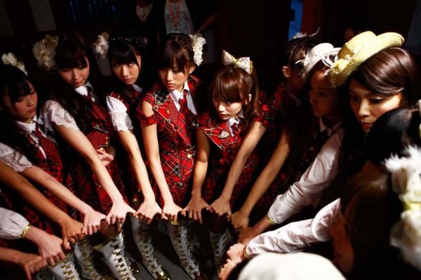 news_large_AKB48_document