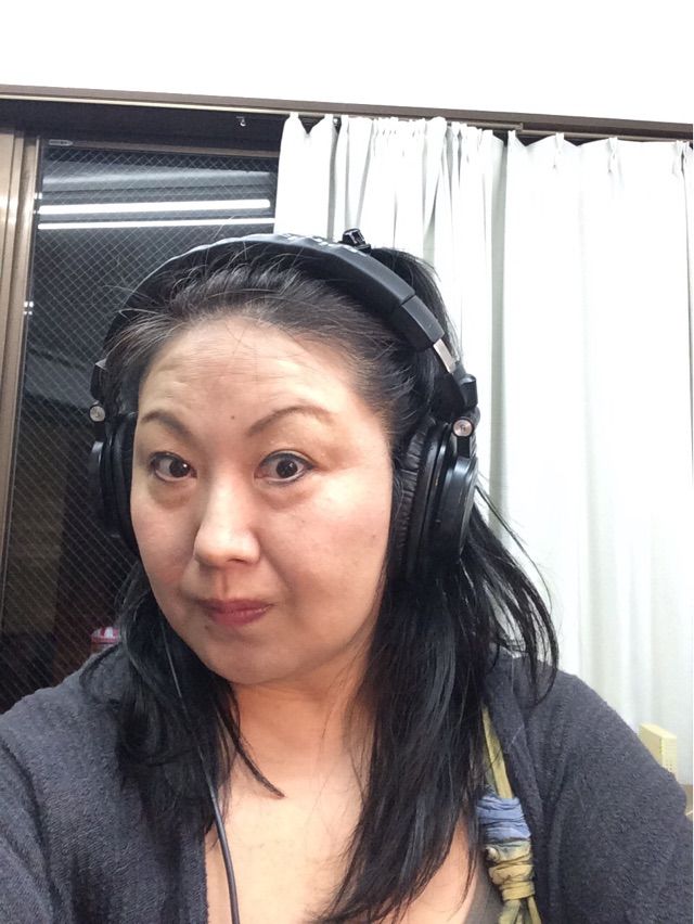 沖縄校はレンタルサロンが大人気 目指せ合法アイリスト 美容師免許取得をバックアップしている東京 沖縄のビューティースクールです マツエク 技術者の美容師免許取得を支援 マツエク 国家試験講習まで Na4