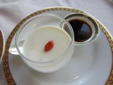 杏仁豆腐。