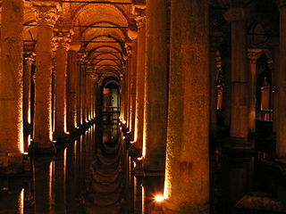 320px-Istanbul_-_Basilica_Cistern_-_01