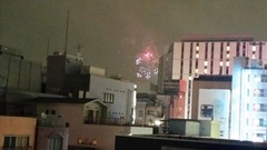 遠くに花火
