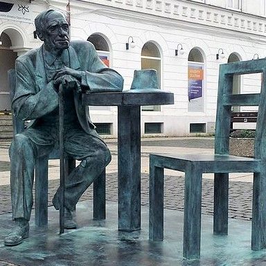 Leszek_Kolakowski_Monument_in_Radom,_Poland1 (3)