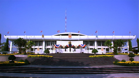 800px-Thai_Parliament_House