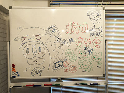 非公認イベント「ポケカ女子のお茶会」1、参加者がお絵描きした会場のホワイトボード(2018年3月)