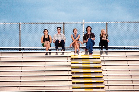 the-perks-of-being-a-wallflower-group-pic
