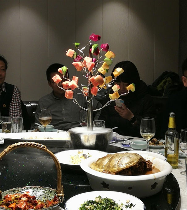 funny-food-serving-25-5af2e268aa8b8__605 (1)