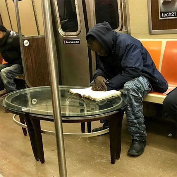 funny-people-on-subway-31-5b2bb4ff8da66__605