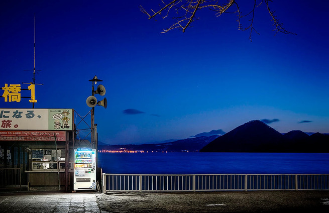 Eiji-Ohashi-Hokkaido-Vending-Machines-at-Night-15