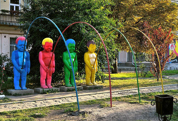 funny-children-playground-design-fails-27-5c36042bed8e9__605