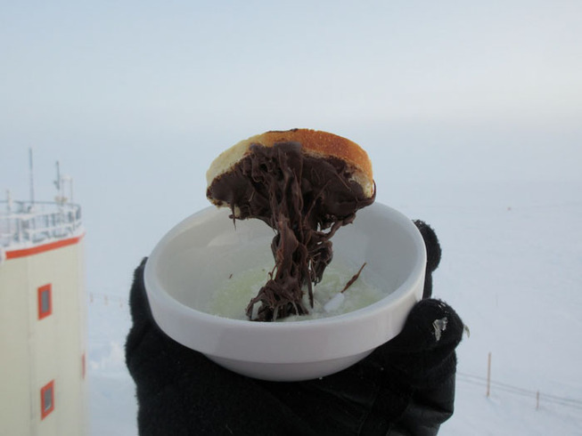 cooking-food-antarctica-cyprien-verseux4-5bbc51de6ab9e__700