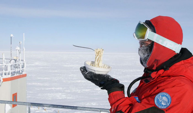 cooking-food-antarctica-cyprien-verseux12-5bbc51ea086f6__700