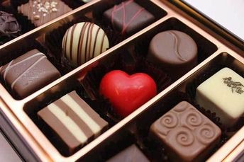 valentines-chocolate-menstrual-blood-Japan-01