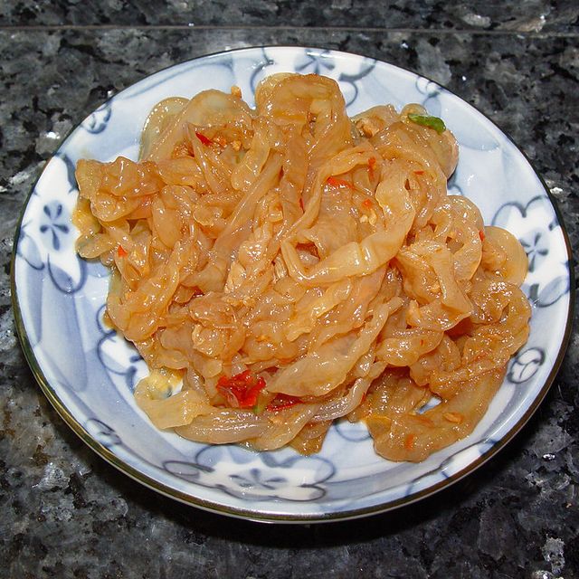768px-Jellyfish_sesame_oil_and_chili_sauce