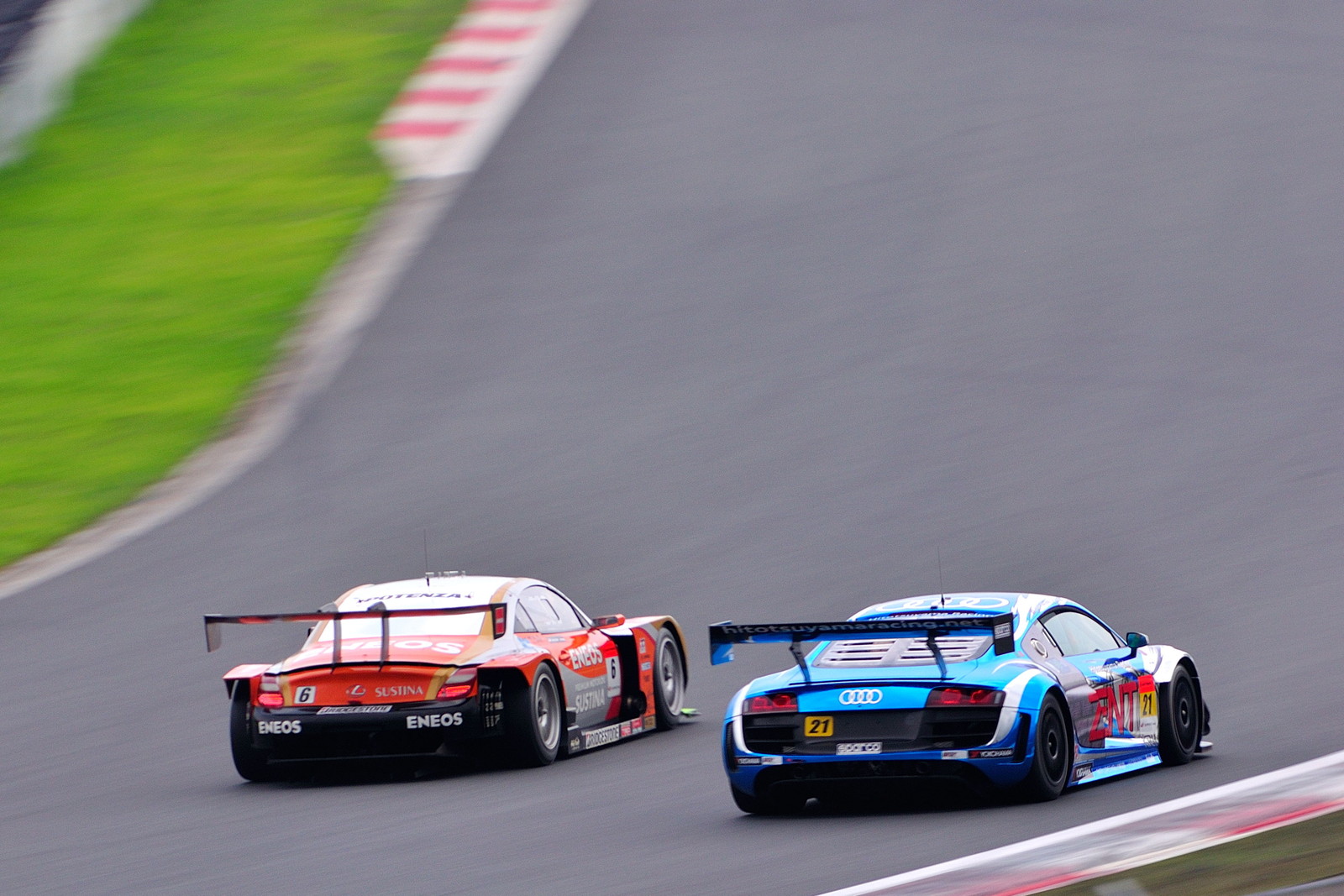 世界中のさまざまなスポーツカー