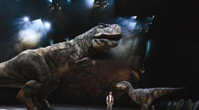 WALKING WITH DINOSAURS WALKING WITH DINOSAURS
