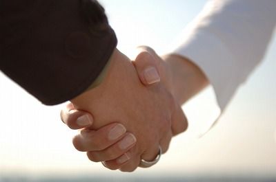 sshaking-hands