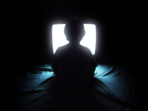 child-watching-tv