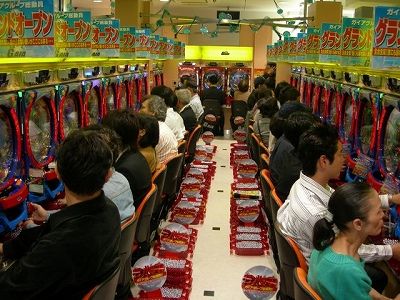 s_PicForNewsletterJapan2005TokyoPachinko