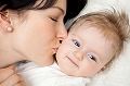 smom-and-baby-kiss1