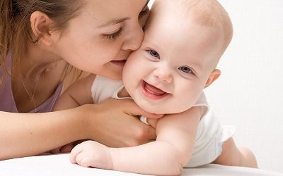 sBaby-Laugh-With-His-Mother