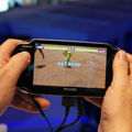 c20110610_ps_vita_10_cs1w1_720x478