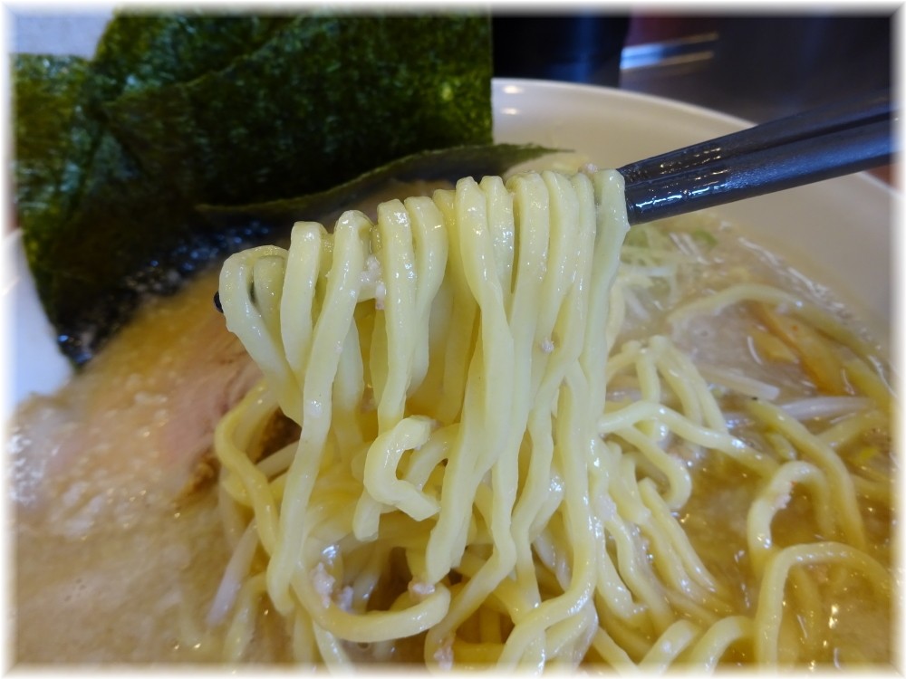 梅太郎 ○得らーめんの麺