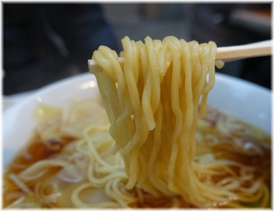 珍々軒2 ワンタンメンの麺