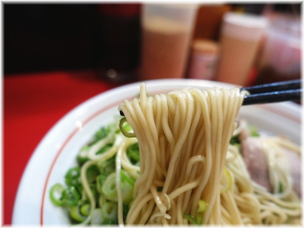やまちゃん銀座店 博多ネギぼっこしラーメンの麺