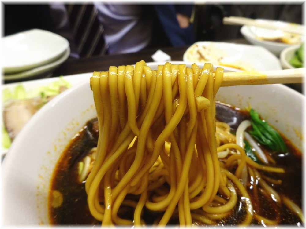 食為天 牛肉麺の麺