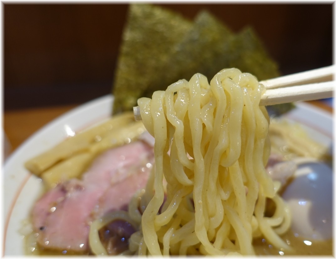 鈴蘭中野店 特製濃厚煮干そばの麺