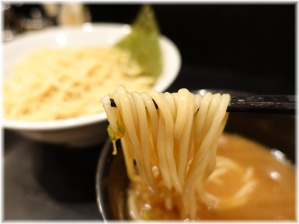 大勝軒まるいち大宮店 つけ麺の麺2