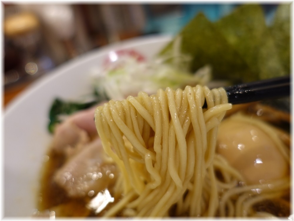 魁花 魁花らーめんZの麺