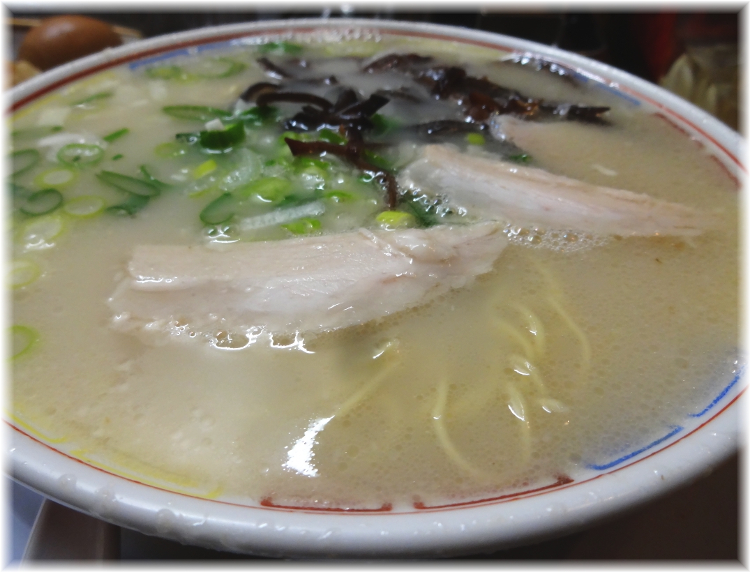 名島亭ラ博 ラーメンのスープ