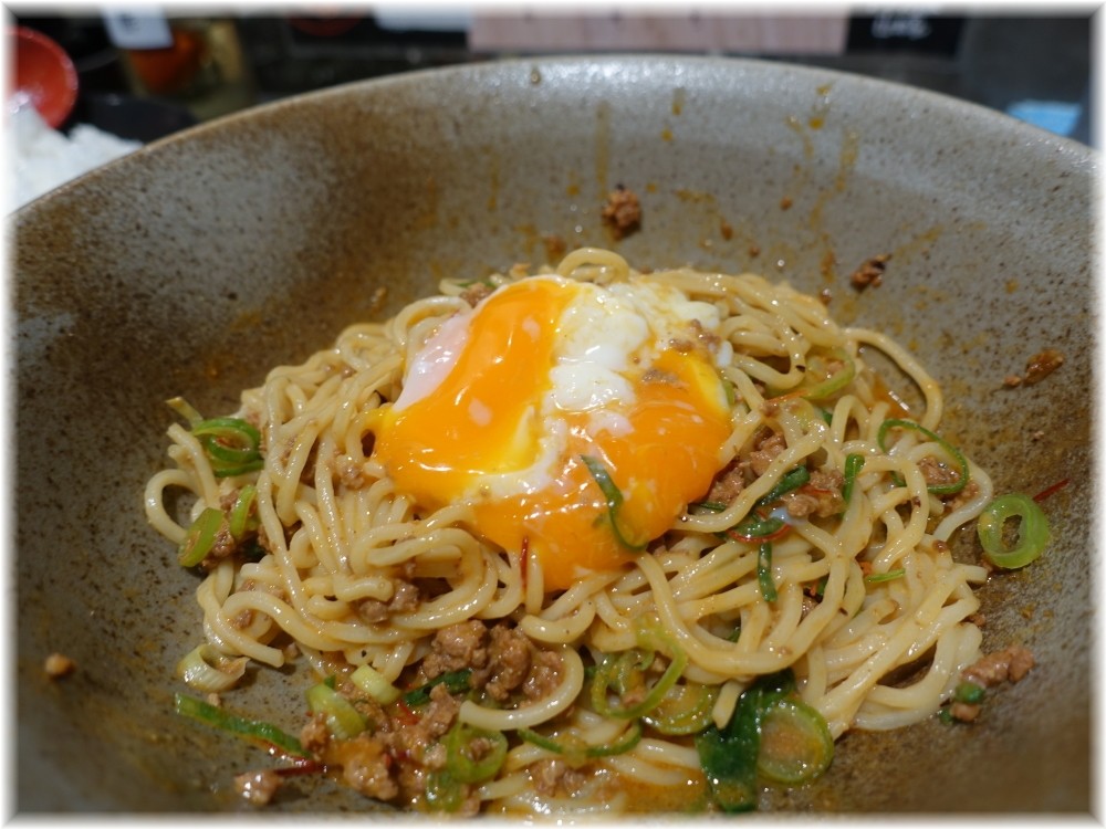 山椒家 白(激辛味)に温玉