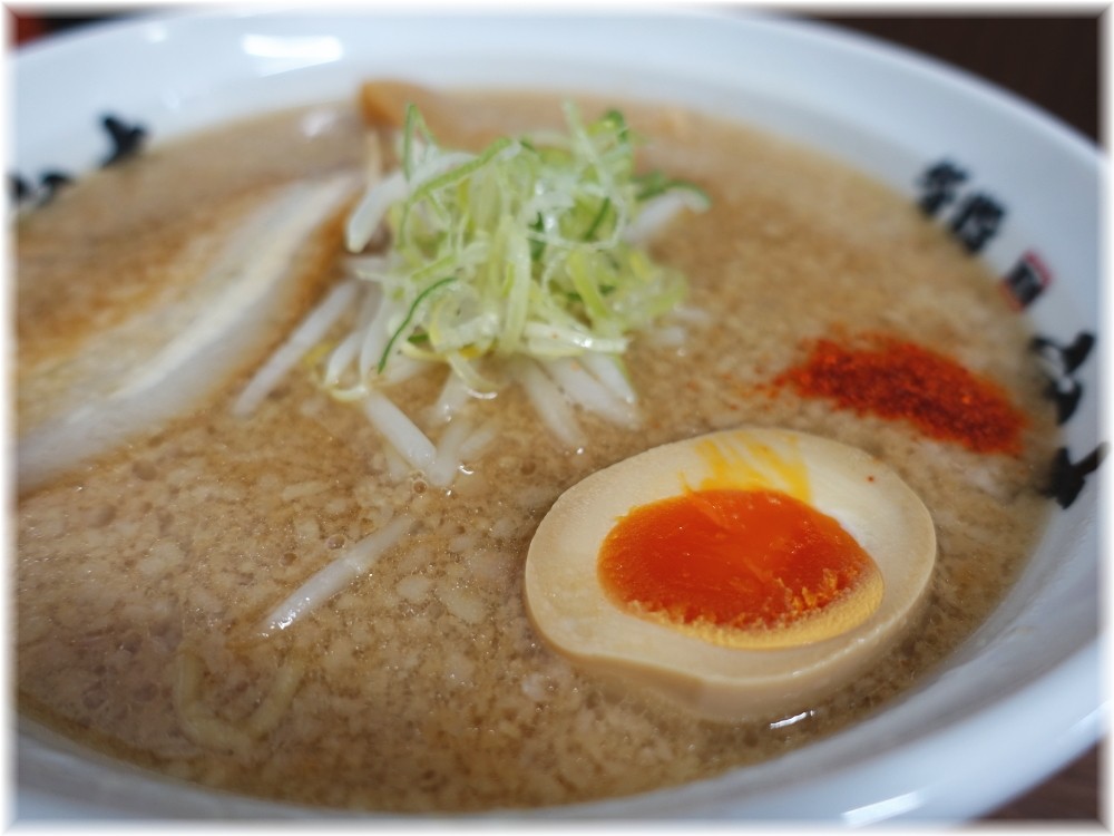 背脂らーめん宮本志木店 背脂醤油の具2