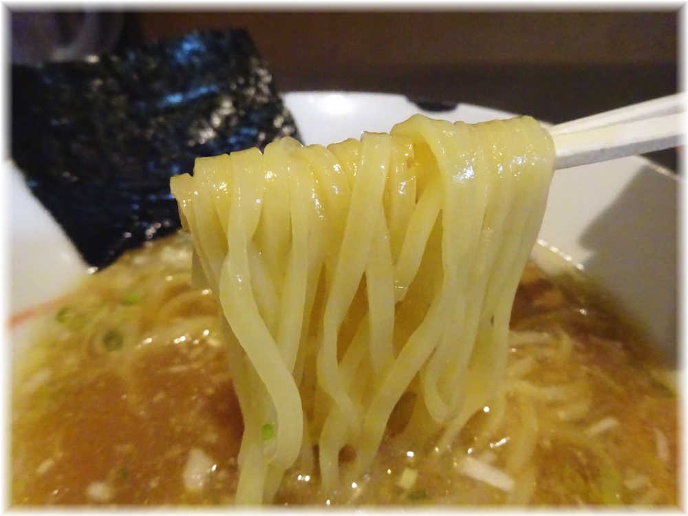二代目げんこつ屋 げんこつら〜めんの麺