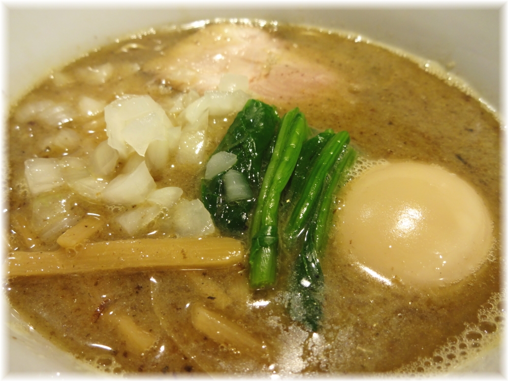 やしげる 焦がし煮干味玉らぁめんの具