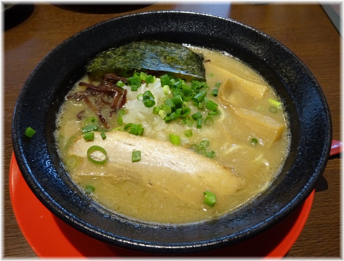 葉隠HAGAKURE 豚骨らぁめん