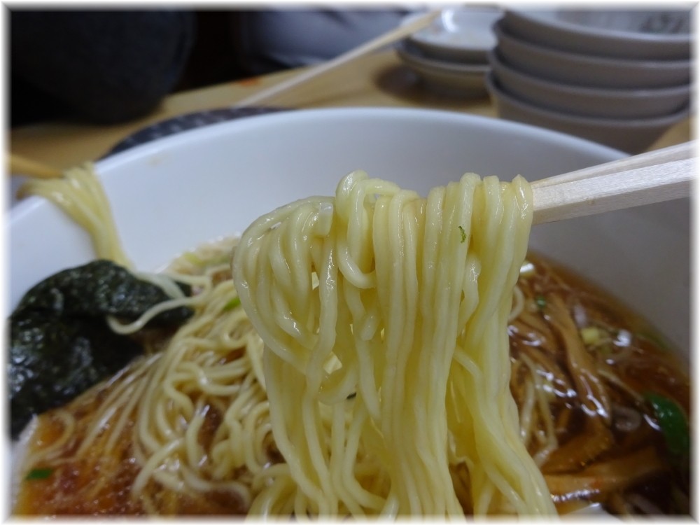 兆徳2 兆徳そばの麺