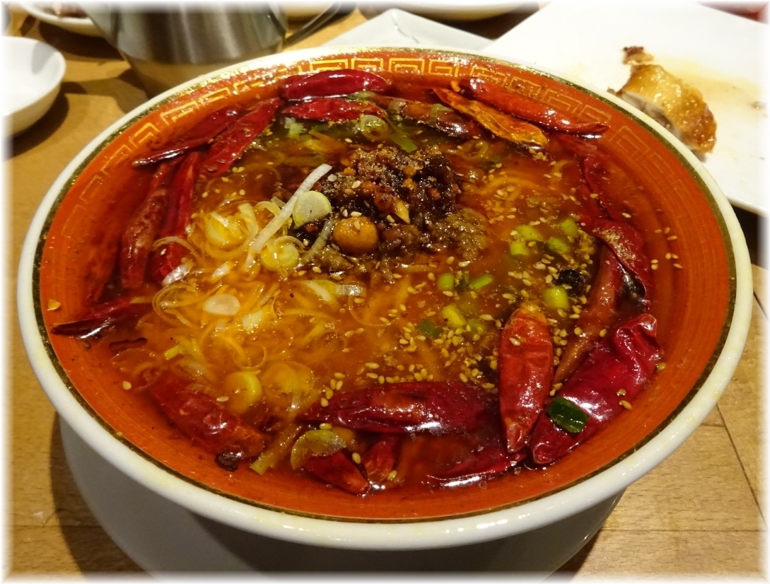 タイガー餃子会館 超辣担々麺