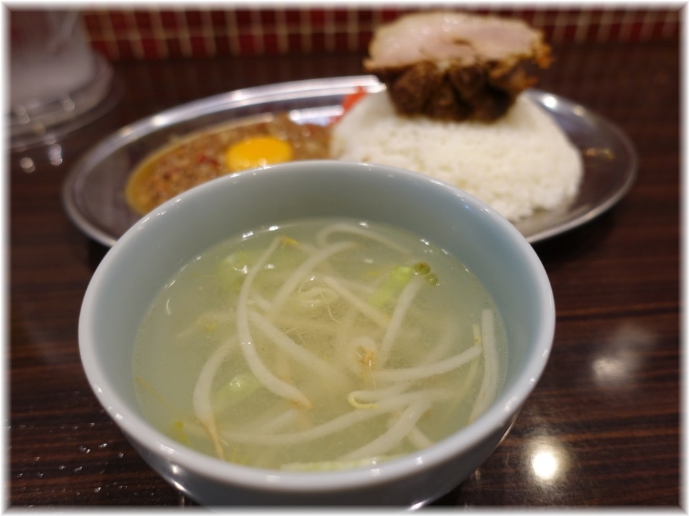 立川マシマシ8号店 マシライスに付くモヤシスープ