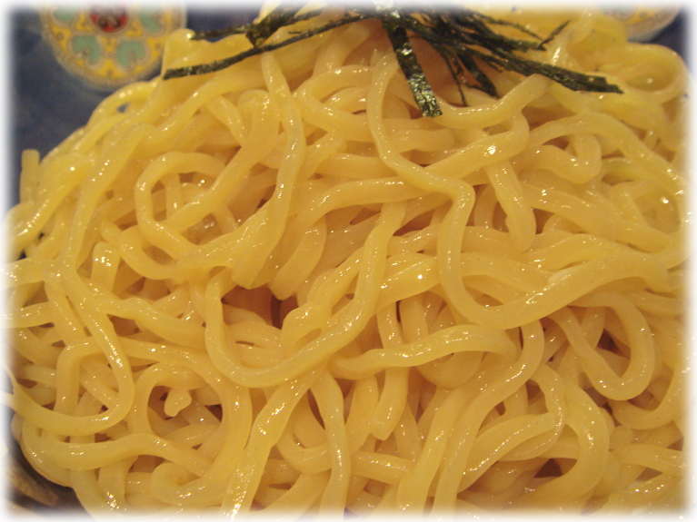 支那そば八雲 黒だしつけそばの麺