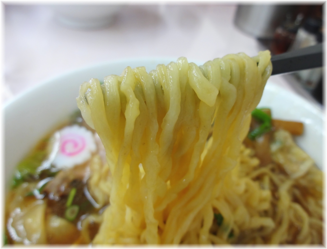 国味 チャーシューワンタンメンの麺