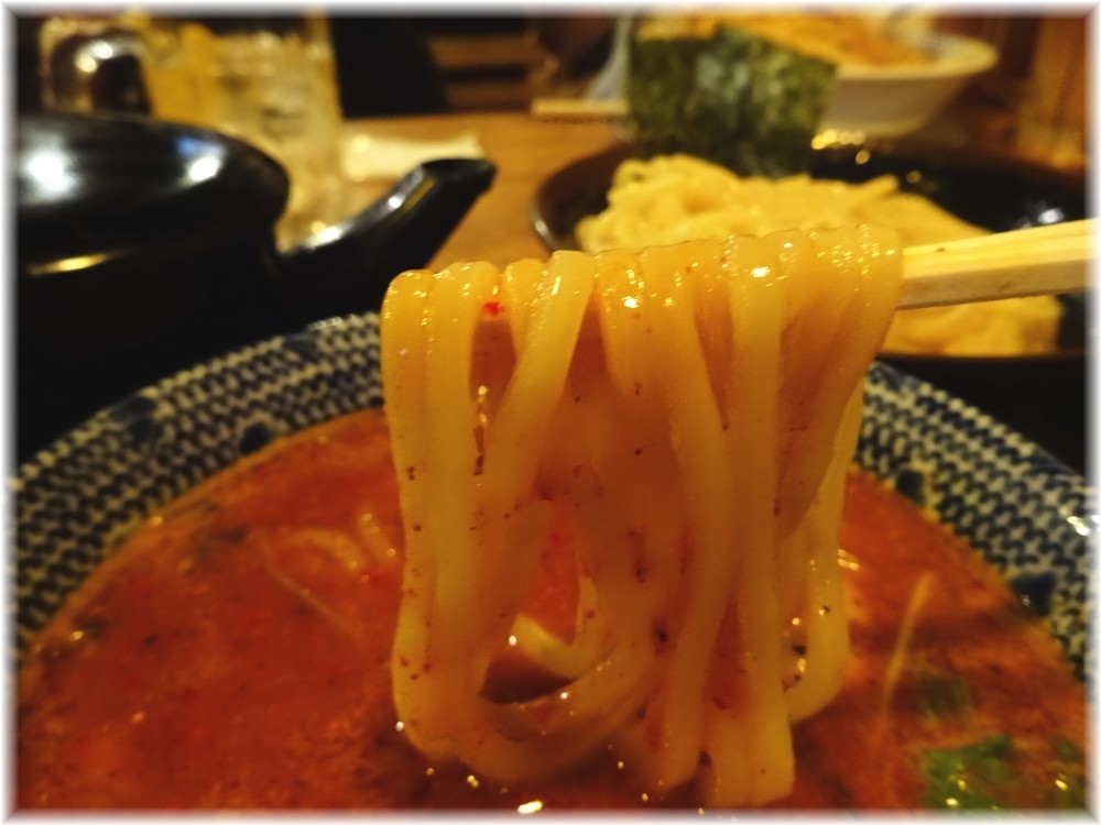 大衆ラーメン酒場桔梗 辛つけめんの麺